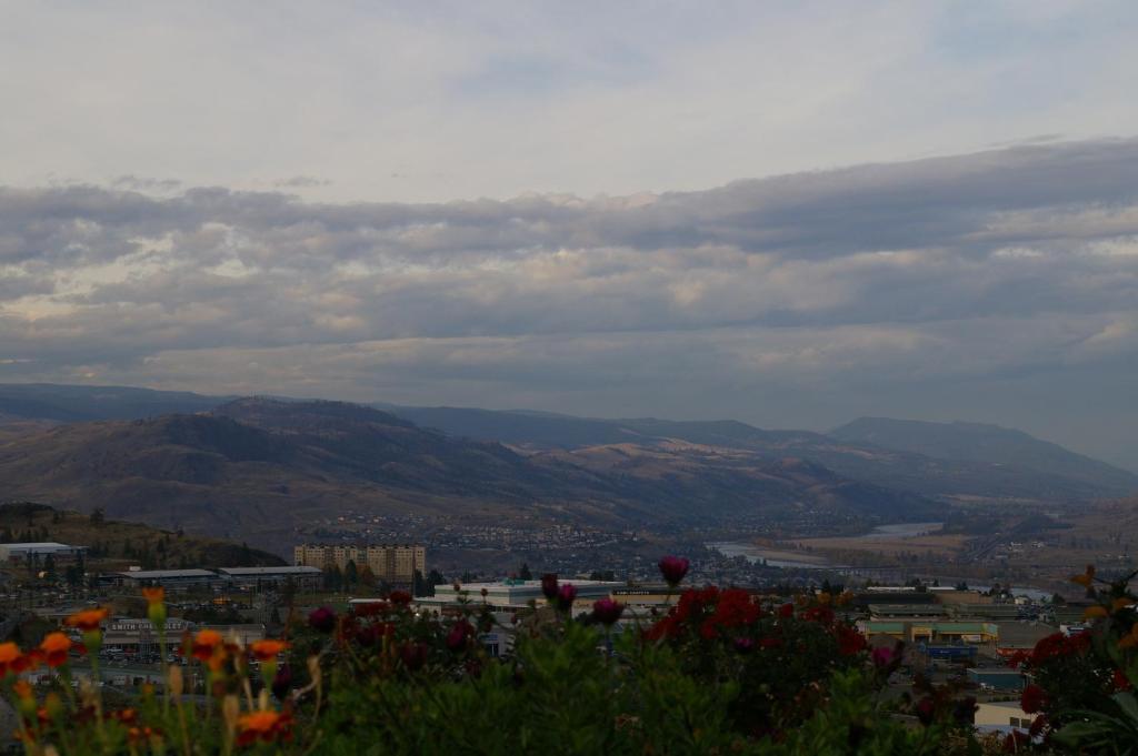 Maverick Motor Inn And Waterslide Kamloops Esterno foto
